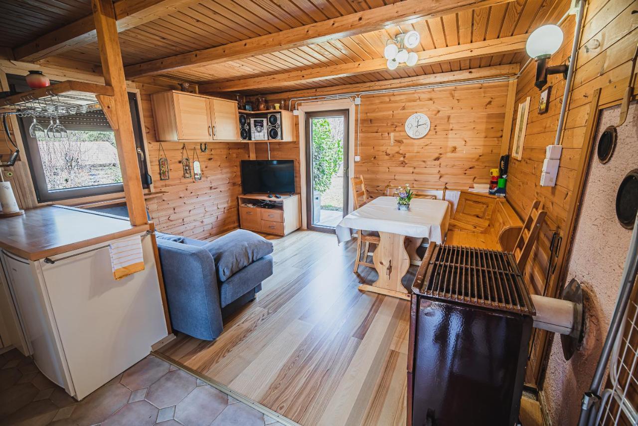 Wooden Cabin Zurej With Hot Tub Bukovje v Babni Gori Luaran gambar