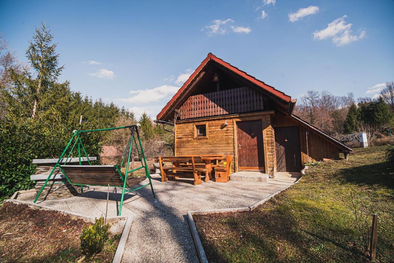 Wooden Cabin Zurej With Hot Tub Bukovje v Babni Gori Luaran gambar