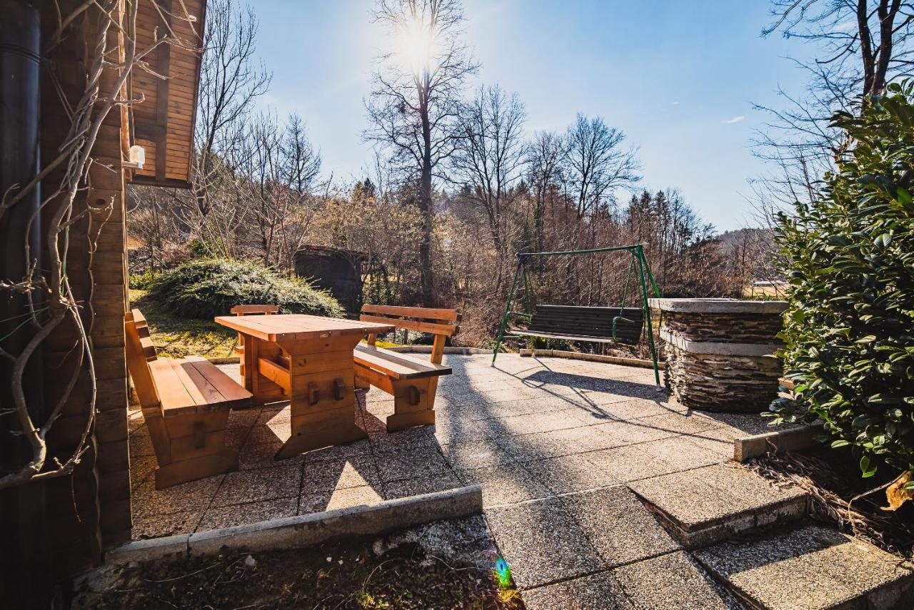 Wooden Cabin Zurej With Hot Tub Bukovje v Babni Gori Luaran gambar